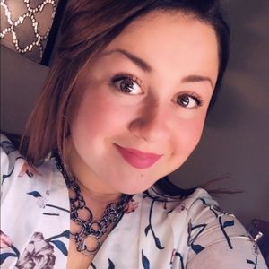 Meet your Posher, Courtney